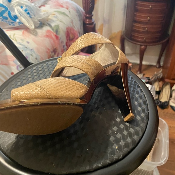 Shoes size 9, nude, slightly worn. - Picture 3 of 3